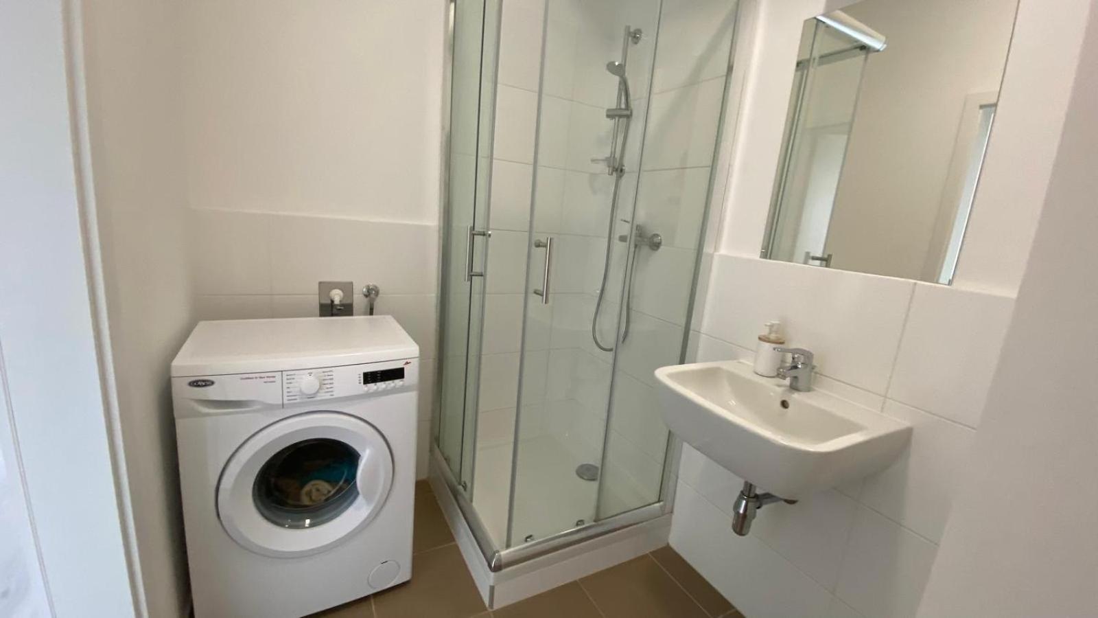 1 Room Apartment With Terrace, Slnecnice, 18B บราติสลาวา ภายนอก รูปภาพ